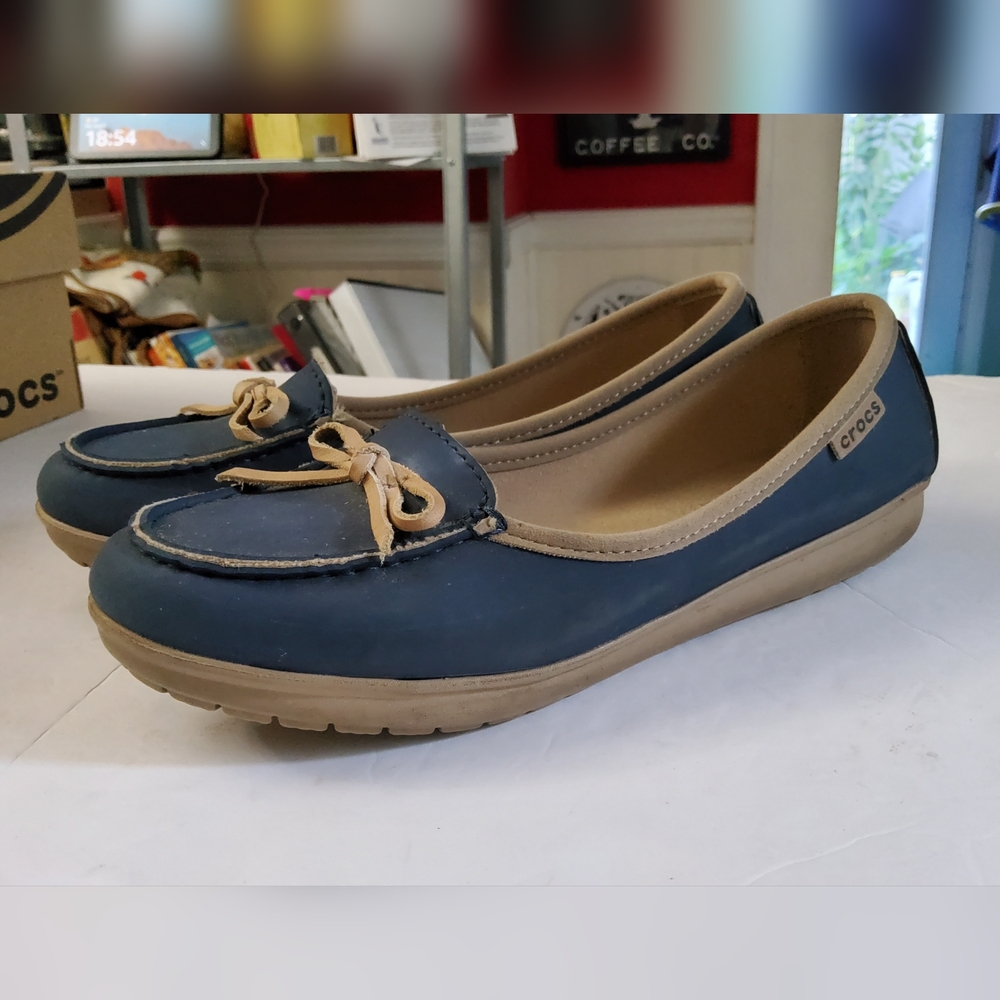 CROCS Women's Blue and Tan Ballet Flat